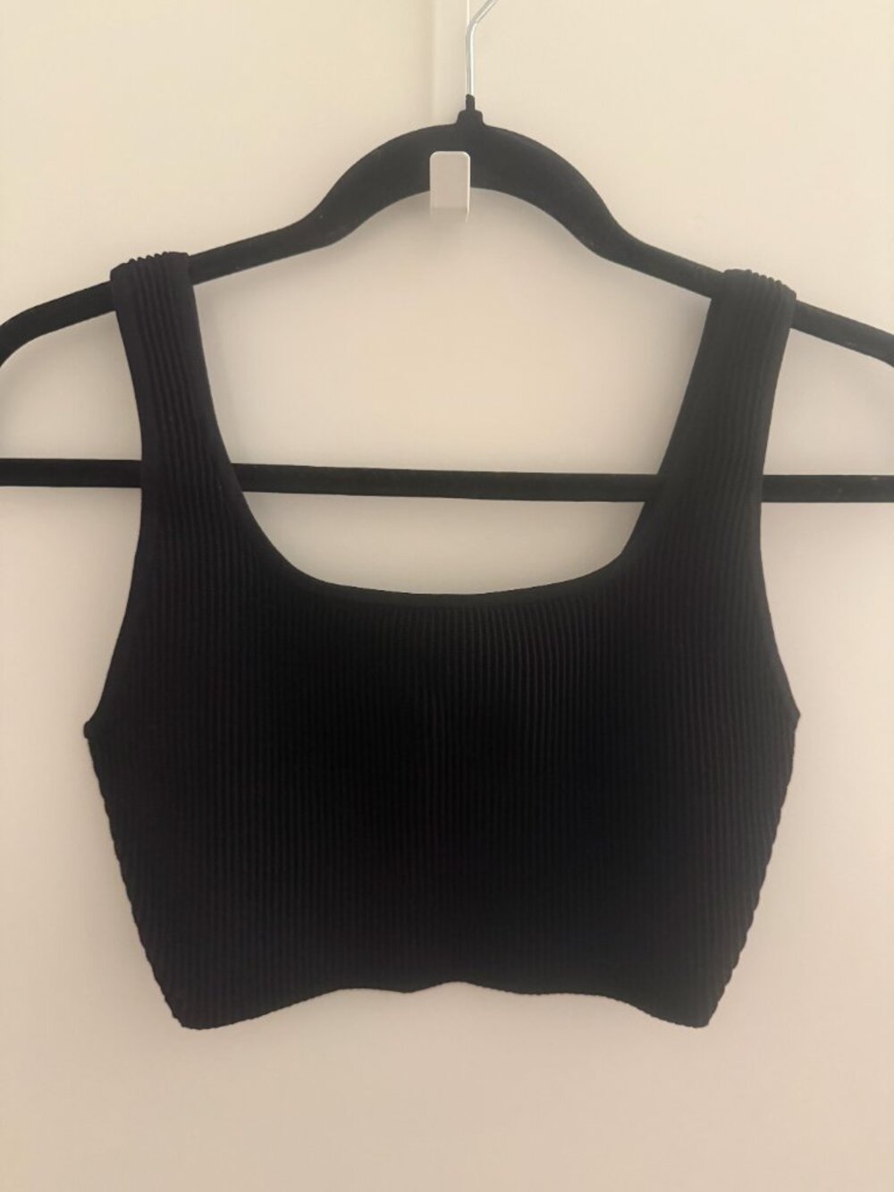 Aritzia Black Scoop Neck Cropped Tank